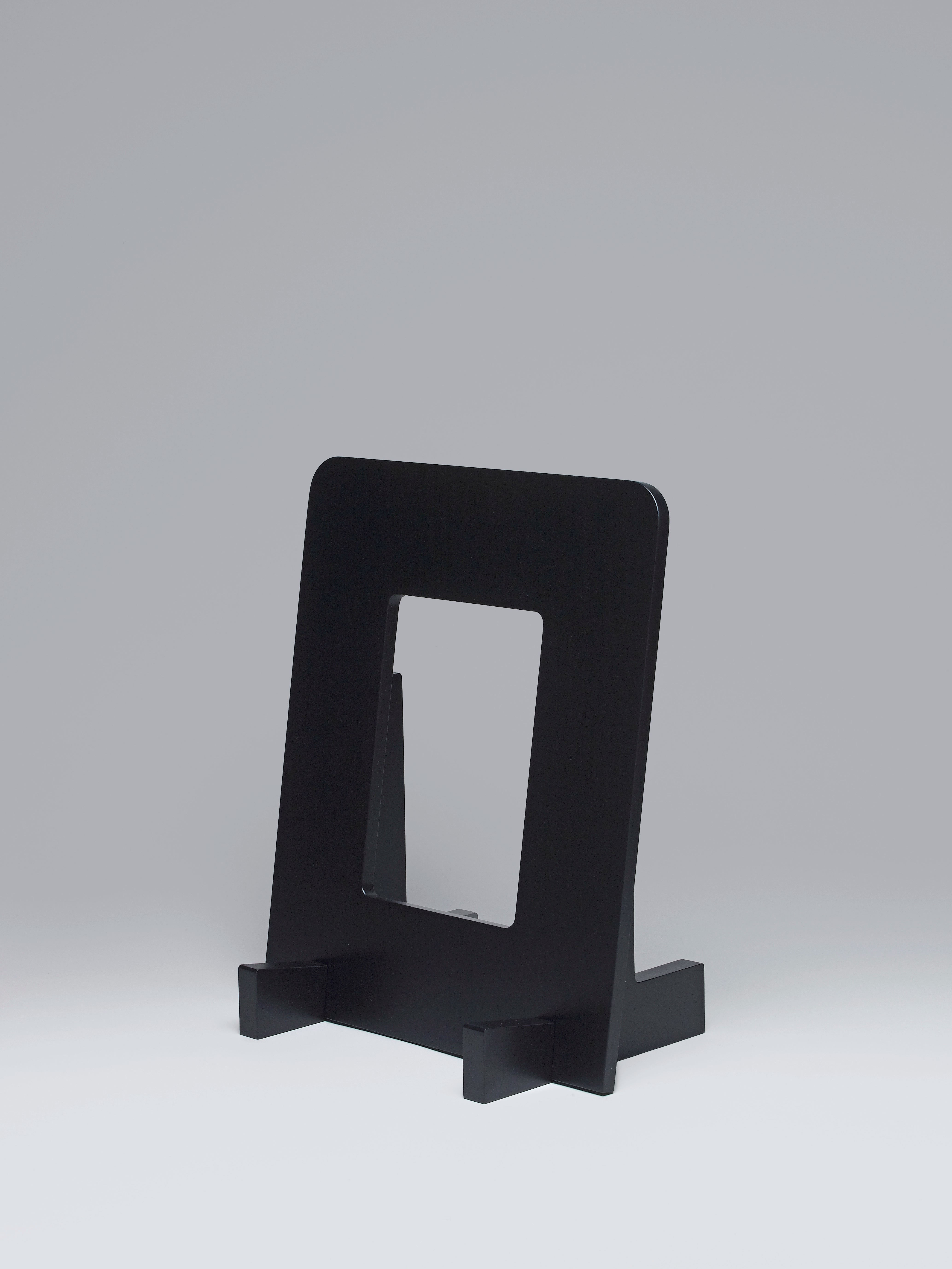 Wall-Friendly Picture Frame Stand